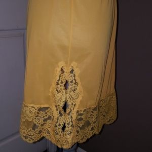 Vintage Pin-up Half Slip